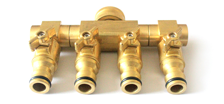 Duty पितळ 4 Way Hose Manifold Hose Pipe Adapter